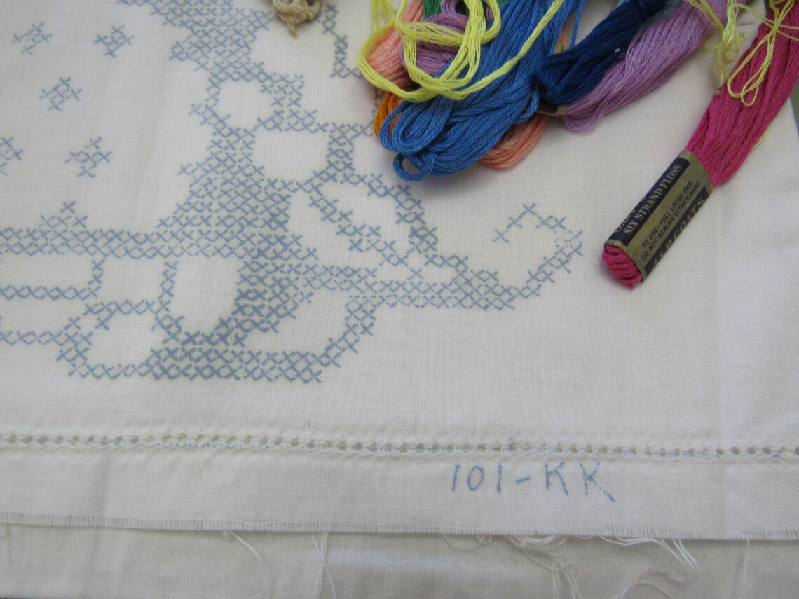 PreStamped Pillowcases to Embroider Vintage 1940s COLONIAL Etsy