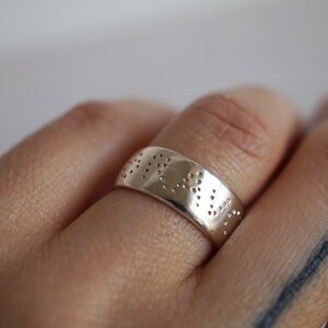 sterling silver custom word on band Bild 4