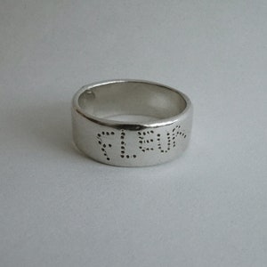 sterling silver custom word on band Bild 5