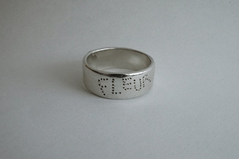 sterling silver custom word on band Bild 5