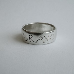 sterling silver custom word on band Bild 1