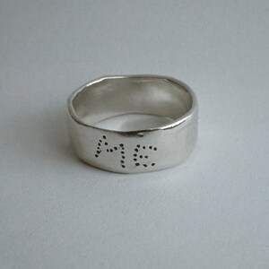 sterling silver custom word on band Bild 3