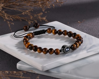 Braccialetto di perline di occhio di tigre con proiezione fotografica personalizzata, bracciale commemorativo con foto all'interno, bracciale da uomo, regali di Natale per lui