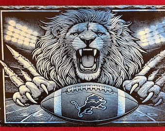Ardesia incisa al laser blu e bianca dei Detroit Lions – Luci dello stadio di football e del leone ruggente