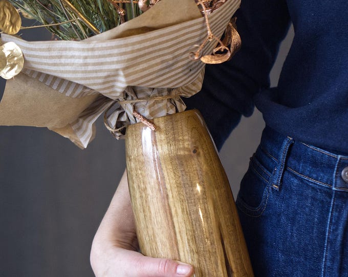 UNIQUE Handcrafted Luxury Walnut Wood Vase, Gifts For Her, Handmade Gloss Vase, Housewarming Gift, named Chameleon Attacking A Bee