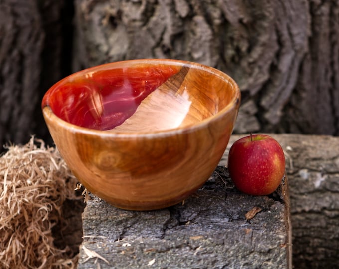 Fruit Bowl From Cherry Wood – Luxury Serving Bowl, Unique Gift, Resin Art, Table Centerpiece, Unique Wedding Gift, named Cherry Polishing