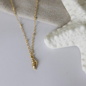 Gold coloured seashell necklace, seashell necklace, boho jewellery, shell necklace, ocean inspired jewellery