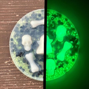 Ghoulish Pick Pad! Glow in the Dark Silicone fidget toy, Skin Picking, Dermatillomania, Adhd, Autism, Stress Relief, Anxiety, stimming.