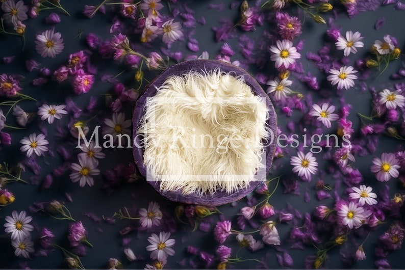 Sfondo digitale neonato, floreale viola con ciotola in legno immagine 2
