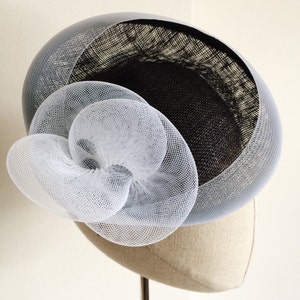 Navy and White Saucer Cocktail Hat Millinery 画像 1