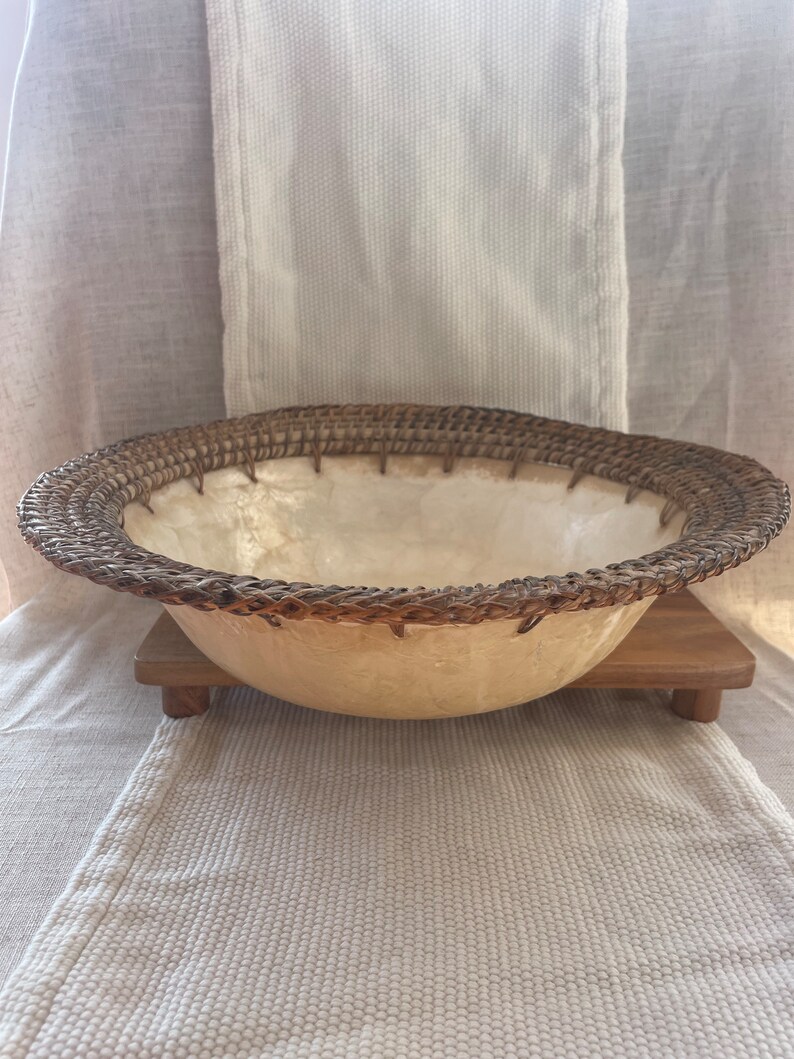 Vintage Large Capiz Shell Bowl, Mother of Pearl Serving Bowl Wicker - Etsy