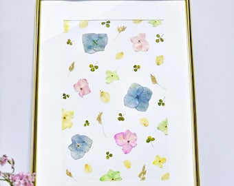 Arte con fiori pressati in cornice dorata - Decorazione da parete botanica A4 con fiori veri - Decorazione per la casa minimalista ispirata alla natura fatta a mano - Fiori veri