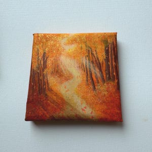 Caminho Dourado do Outono – Mini Pintura Acrílica sobre Tela | Arte da Floresta de Outono | Decoração Rústica Aconchegante | Arte de Parede Quente Inspirada na Natureza