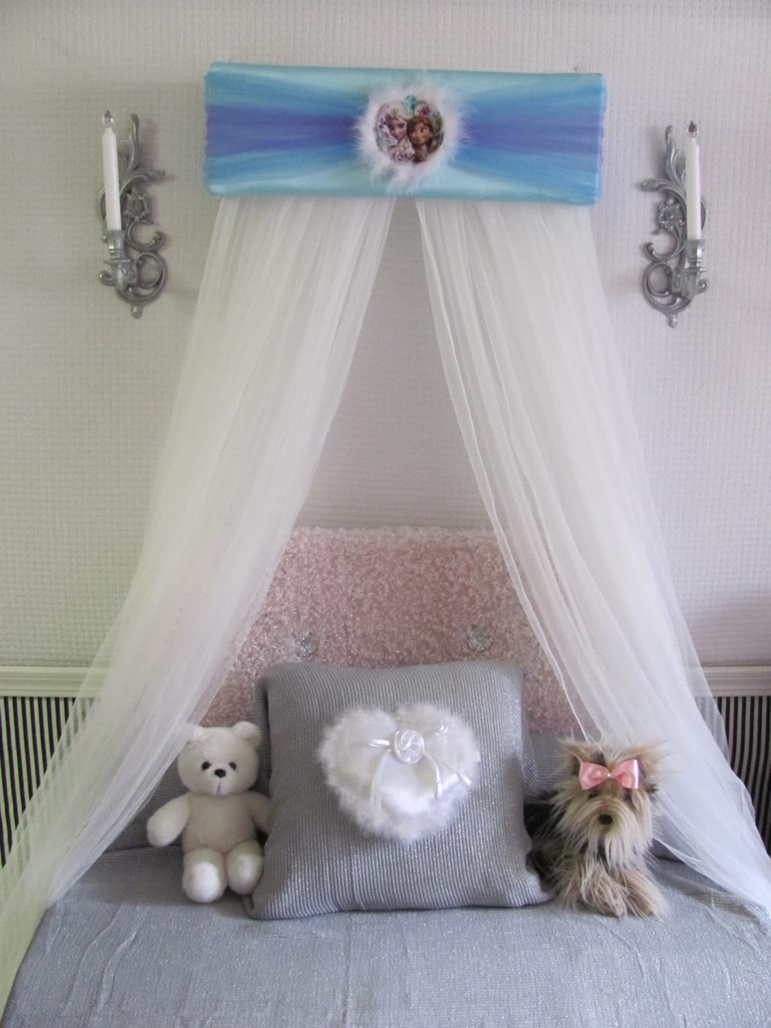 Frozen canopy deals bed