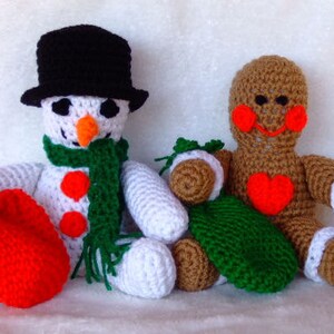 CROCHET PATTERN CV084 Christmas Toys Set One Santa Mrs Santa Gingerbread Man Snowman Amigurami PDF Download image 4