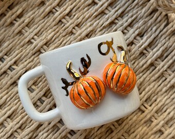 Handgjord pumpa keramisk kaffemugg