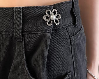 2 Pairs Adjustable Flower Waist Buckles for Jeans & Skirts, No-Sew Metal Waist Tightener, Invisible Pants Size Reducer, Pearl Flower Button