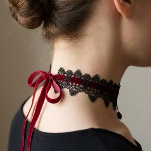 Gargantilla retro de terciopelo con encaje negro, corbata rojo vino, colgante gótico con borla