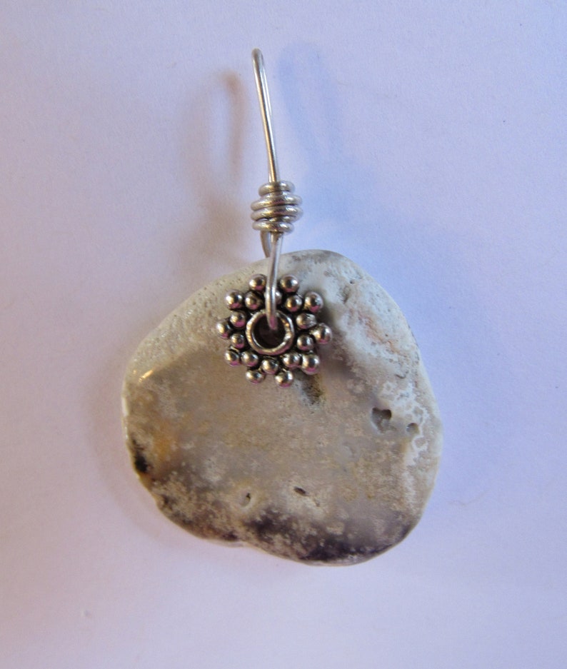 Ocean Sea Reef Scene 1 12 inch Tumbled Rock Sterling Daisy Pendant Britz Beads Supply Wire Wrap Natural Found Stone Object Drill