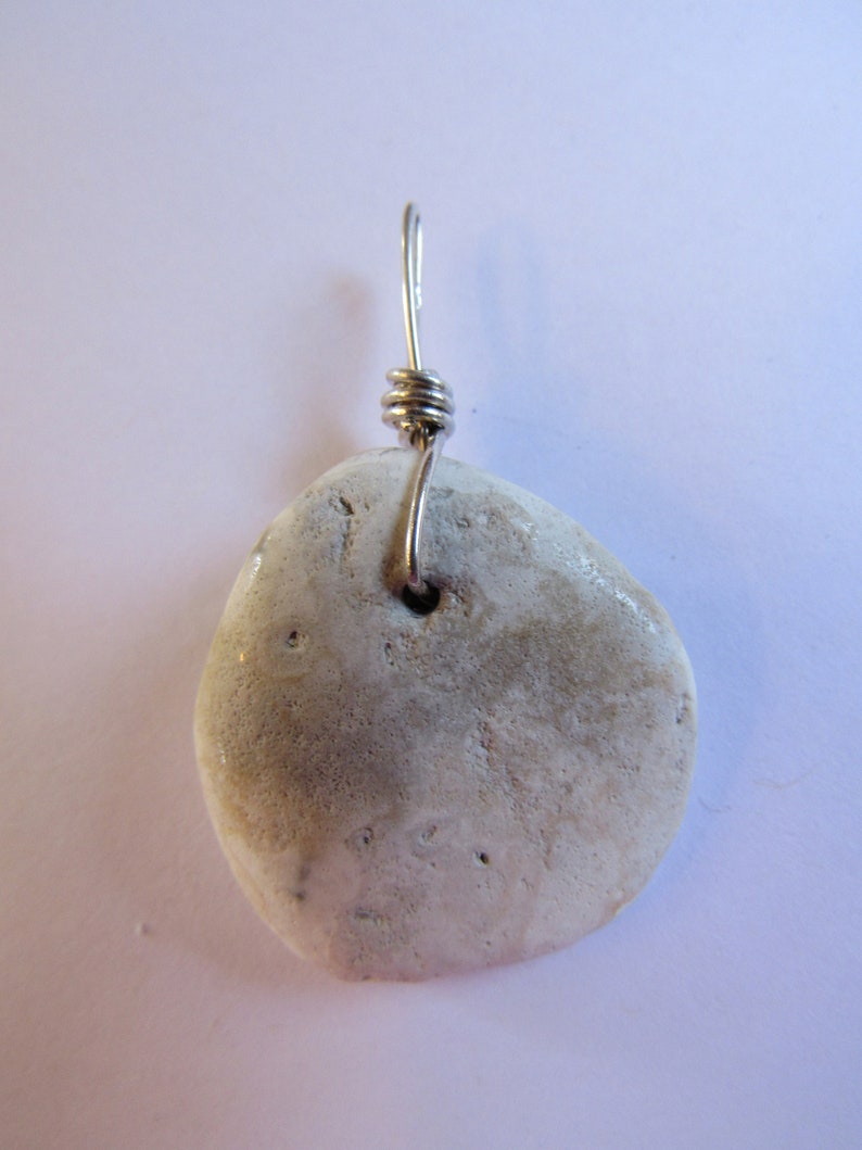 Ocean Sea Reef Scene 1 12 inch Tumbled Rock Sterling Daisy Pendant Britz Beads Supply Wire Wrap Natural Found Stone Object Drill