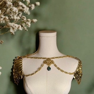 Draconic Shoulder Pauldrons - Shiny Gold | Gildry