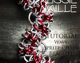 Puede incluir: Un primer plano de un brazalete de malla de cadena rojo y plateado. El brazalete está hecho con un patrón de cadena sprite ondulado. El texto "Aussie Mille Tutorial Wavy Sprite Chain Bracelet" es visible en la imagen.