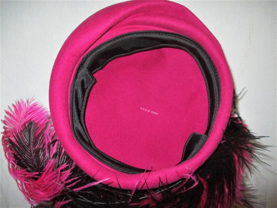 Vintage 80s Fuchsia Pink Felt Feather Sweep Beret… - image 5