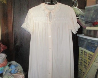 Vintage 60s Pink House Dress Houserobe Duster M Button Front Lace Barbizon