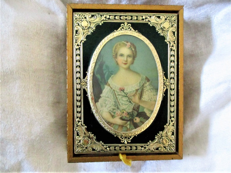 Vintage Sewing Box Travel Kit Gold Wood Decorative