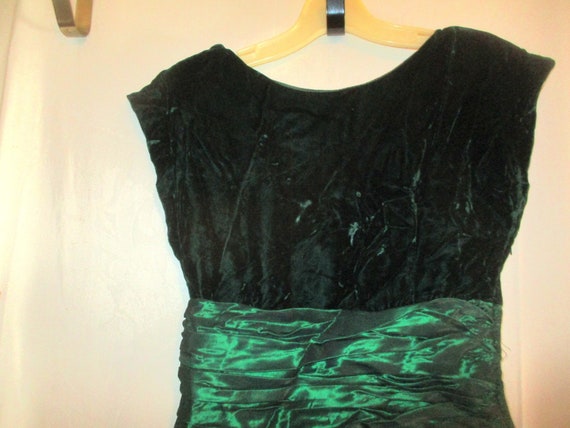 Vintage 80s Black Velvet Green Satin Sleeveless P… - image 2