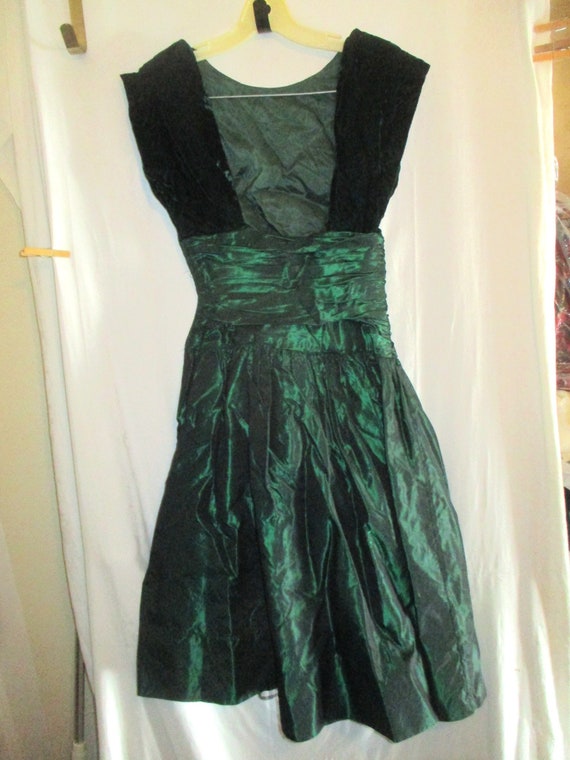 Vintage 80s Black Velvet Green Satin Sleeveless P… - image 6