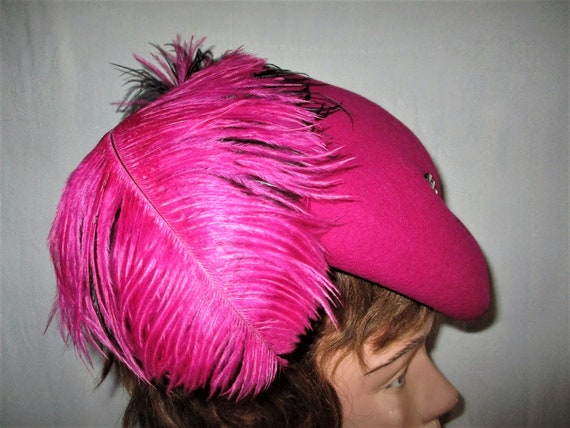 Vintage 80s Fuchsia Pink Felt Feather Sweep Beret… - image 2