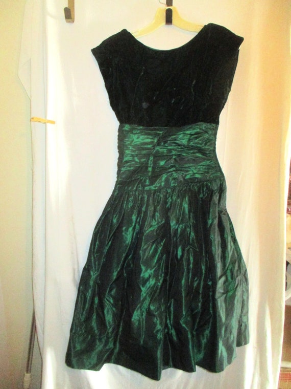 Vintage 80s Black Velvet Green Satin Sleeveless P… - image 3