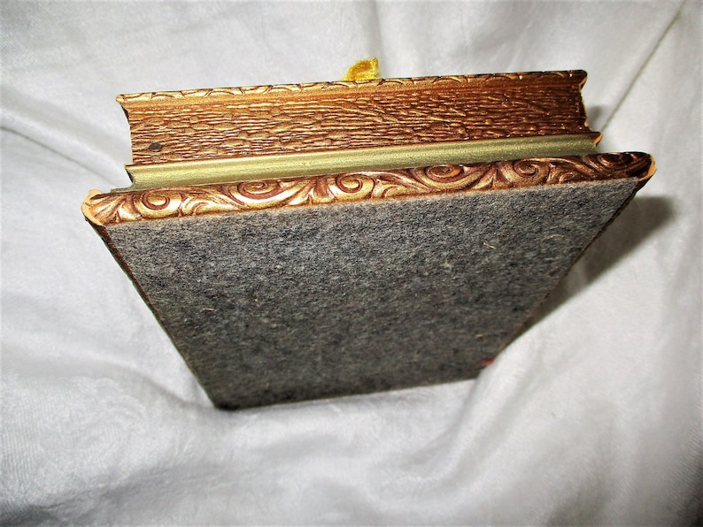 Vintage Sewing Box Travel Kit Gold Wood Decorative