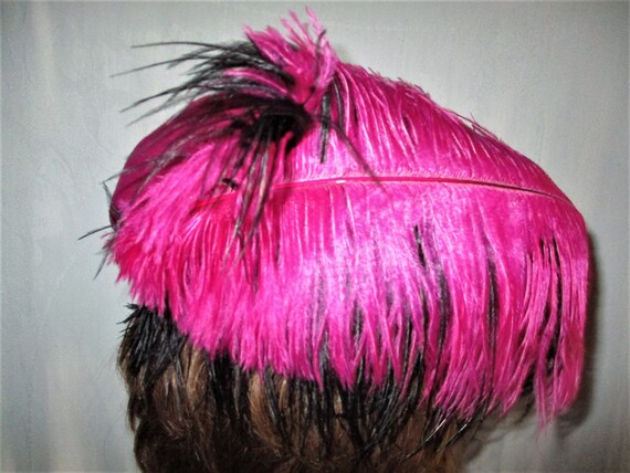 Vintage 80s Fuchsia Pink Felt Feather Sweep Beret… - image 3