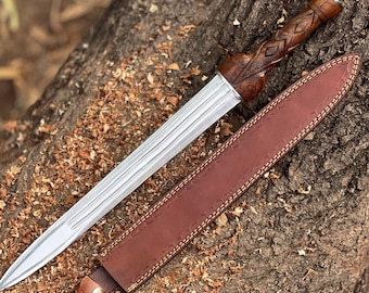 Handmade Scottish dirk, Early Highlander Renaissance dague with hand carved rosewood handle, Collectible gifts for friend him groomsmen