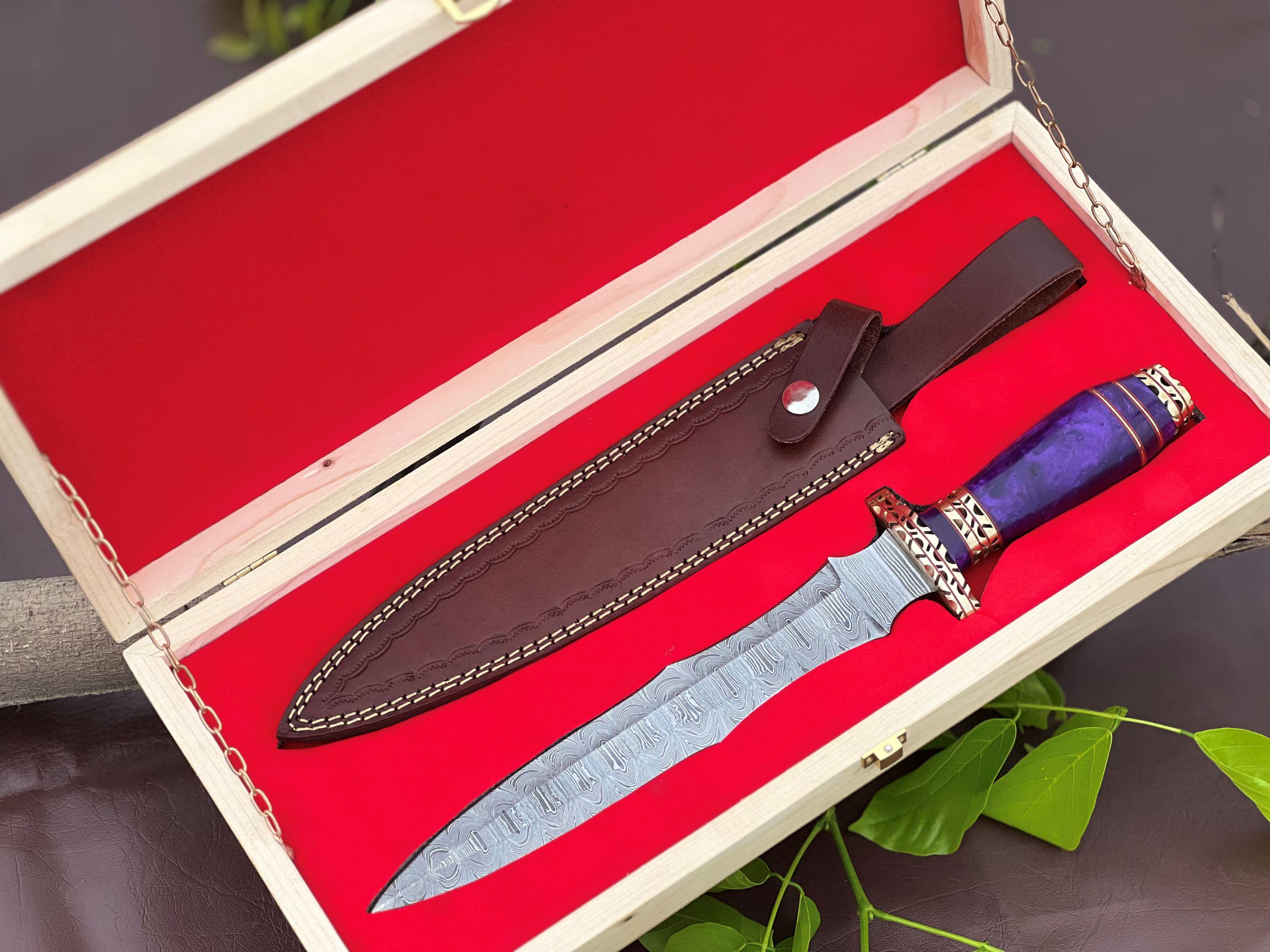 Custom Damascus DAGGER With Wooden Box, Medieval Resin Dagger Christmas ...
