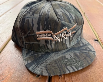 Vintage Mossy Oak Tree Stand “Friends of NRA” Americap USA Camo SnapBack Trucker Hat with RARE tan/brown embroidery