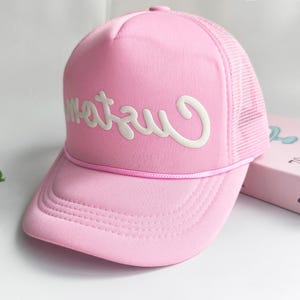 Kundenspezifischer umgekehrter Puffhut, Retro zweifarbige Karte Auto-Hut, kundenspezifischer Puff-Hut, zweifarbiger LKW-Hut, personalisierter Hut, Schaum-Trucker-Hut