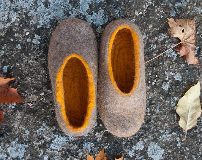 Felted Wool Slippers for Kids with Non Slippery Soles, Breathable Footwear, Beige and Orange