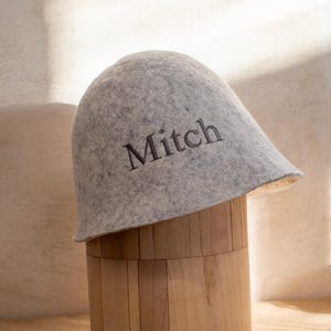 Personalisierter, gefilzter Wollsaunahut - natürlicher Hitze- und Kälteschutz, individuelles Namensgeschenk für Sauna- und Eisbad-Liebhaber