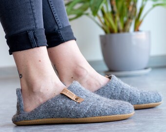Felted wool slide slippers switch into low back clogs - Natural felt boiled wool - Easy slip on Unisex Women men slippers - Warm gift