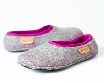 Felted woolen slippers with a colorful inner part, Comfortable flats for women, Handmade from natural wool felt, Indoor shoes, Felted clogs