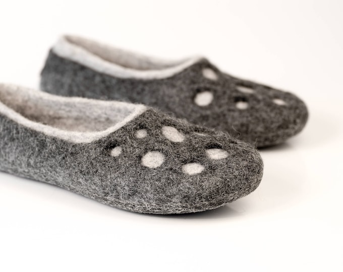 Womens wool slippers Moon Craters, Warm boiled wool slippers, wool shoes, handmade slippers, Warm Birthday gift, Grey slippers Felted shoes