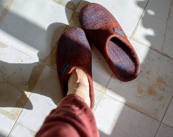 Backless Women Wool Slippers, Felted Mules, Felted Wool Slip On Slippers, Cinnamon Turquoise Blend