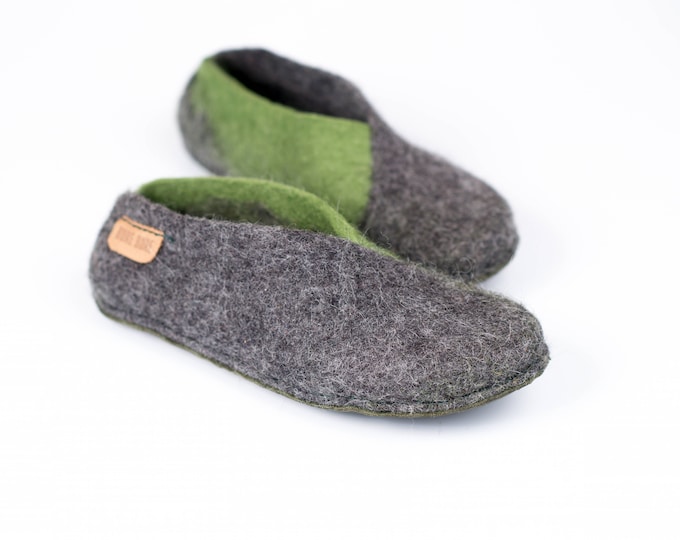 Grey olive envelope slippers, Cozy home shoes, Handmade slippers, Felted shoes felt wool slippers womans slippers spring shoes gift for her
