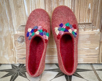 BureBure Handmade felted wool women's slippers hand-embroidered with sari silk ribbons -Breathability Cozy Comfort for Indoor/Outdoor Wear