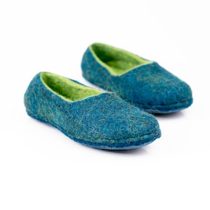 Warm home shoes for ladies, felted slippers for women with green inner layer, Felted wool slippers, Women slippers, Blue slippers