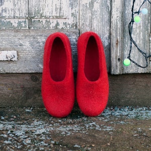 Red women wool slippers, Boiled wool slippers, Bedroom slippers, Hygge housewarming gift for women image 3