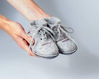 Felted baby booties, Toddler slippers with laces from natural wool, Gray kids booties,  Infant slippers, Children slippers, Baby sneakers